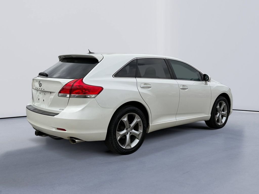 Used 2011 Toyota Venza AWD w/ Convenience Pkg image 3