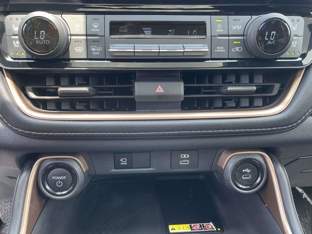 Used 2024 Toyota Grand Highlander AWD Hybrid image 38