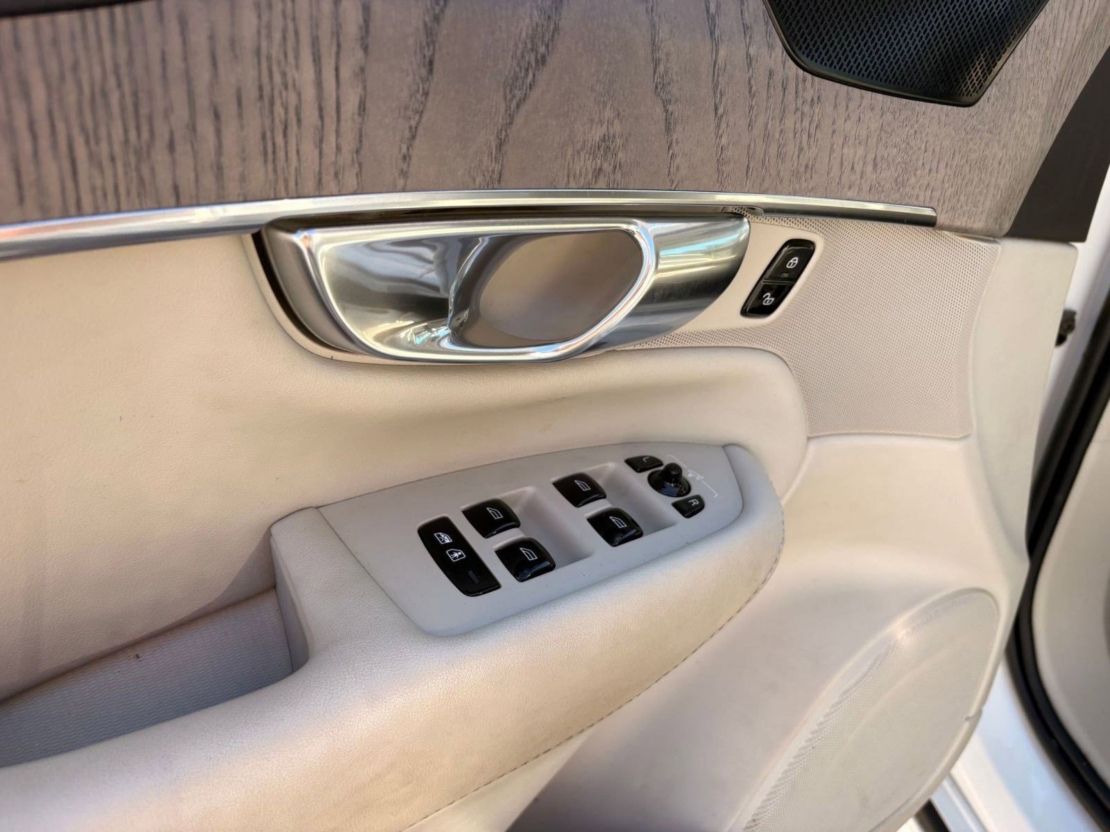 Certified 2022 Volvo XC90 T6 Inscription w/ Advanced Package image 12