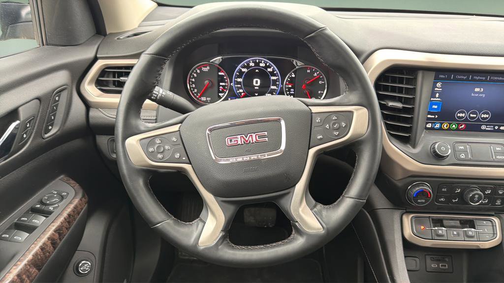 Used 2023 GMC Acadia Denali w/ Black Diamond Edition image 9