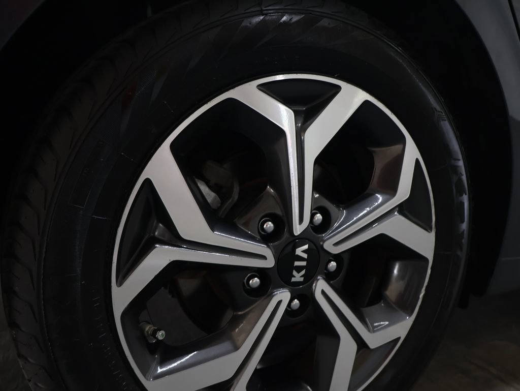 Used 2020 Kia Forte LXS image 29