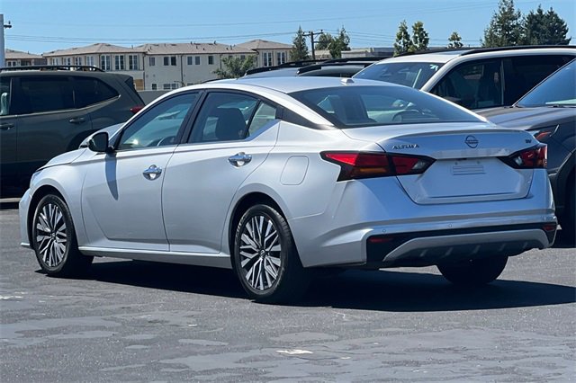 Used 2023 Nissan Altima 2.5 SV image 6
