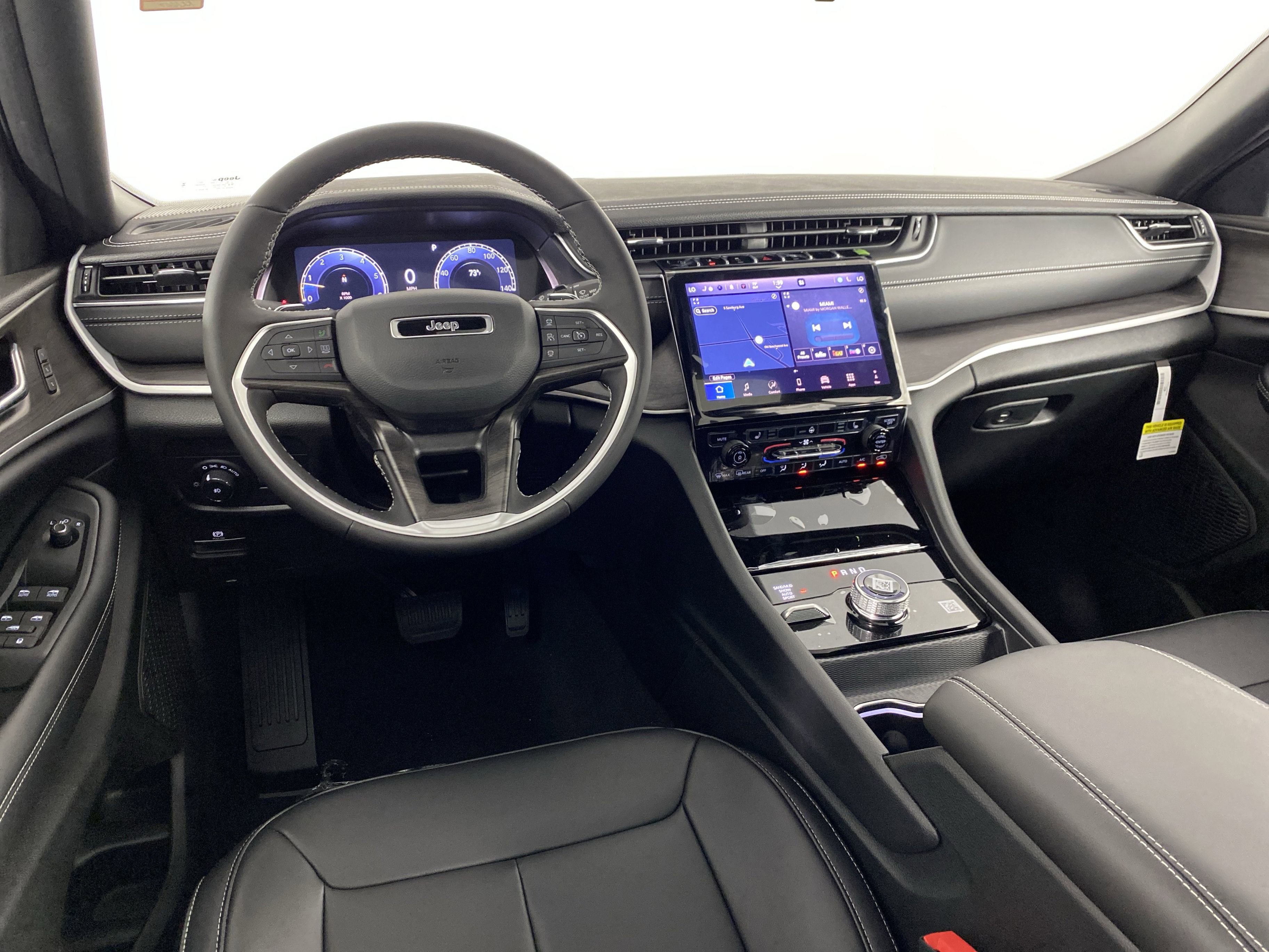 New 2025 Jeep Grand Cherokee L Limited w/ Black Appearance Package image 18