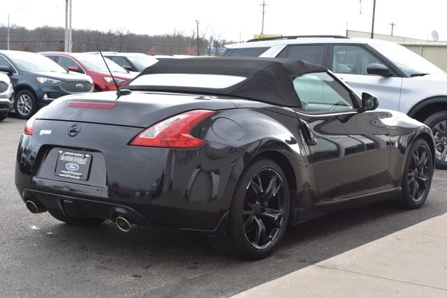 Used 2010 Nissan 370Z Touring w/ Sport Pkg image 10