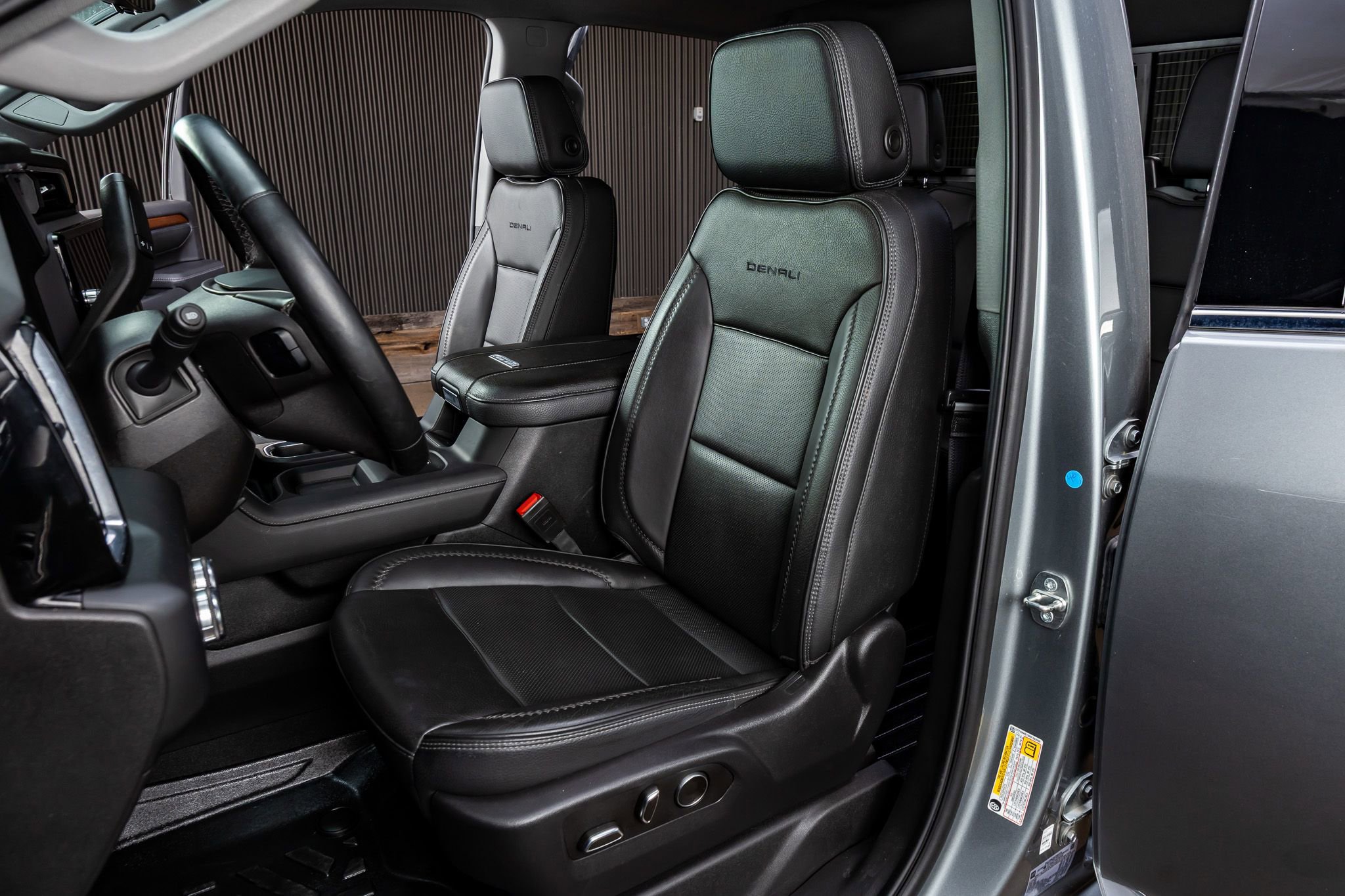 Used 2024 GMC Sierra 3500 Denali w/ Denali Reserve Package image 29