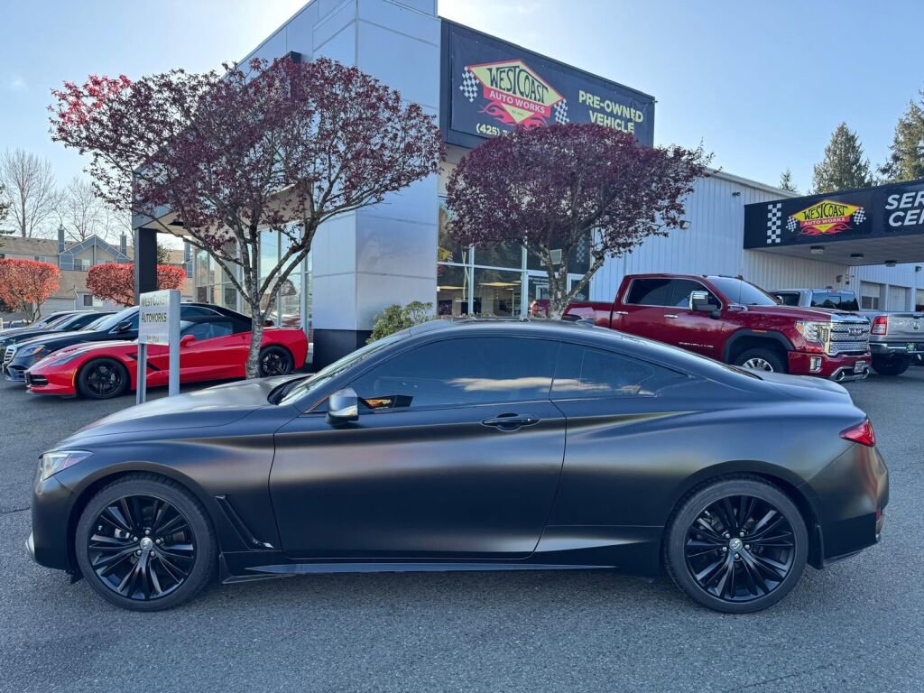 Used 2017 INFINITI Q60 3.0t image 2