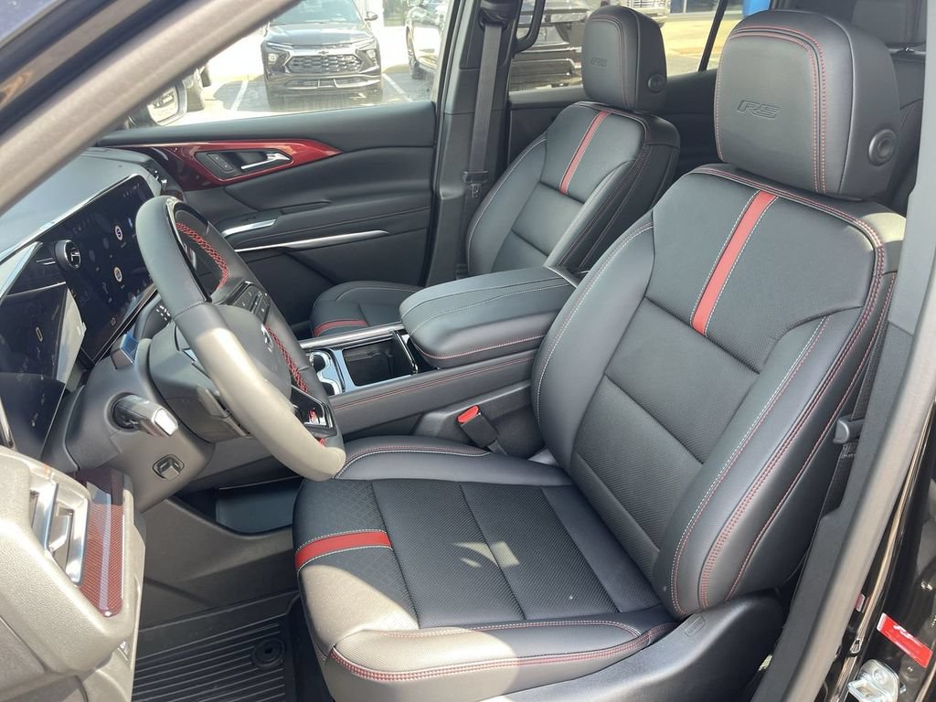 New 2026 Chevrolet Traverse RS w/ LPO, Floor Liner Package AWD/4WD image 11