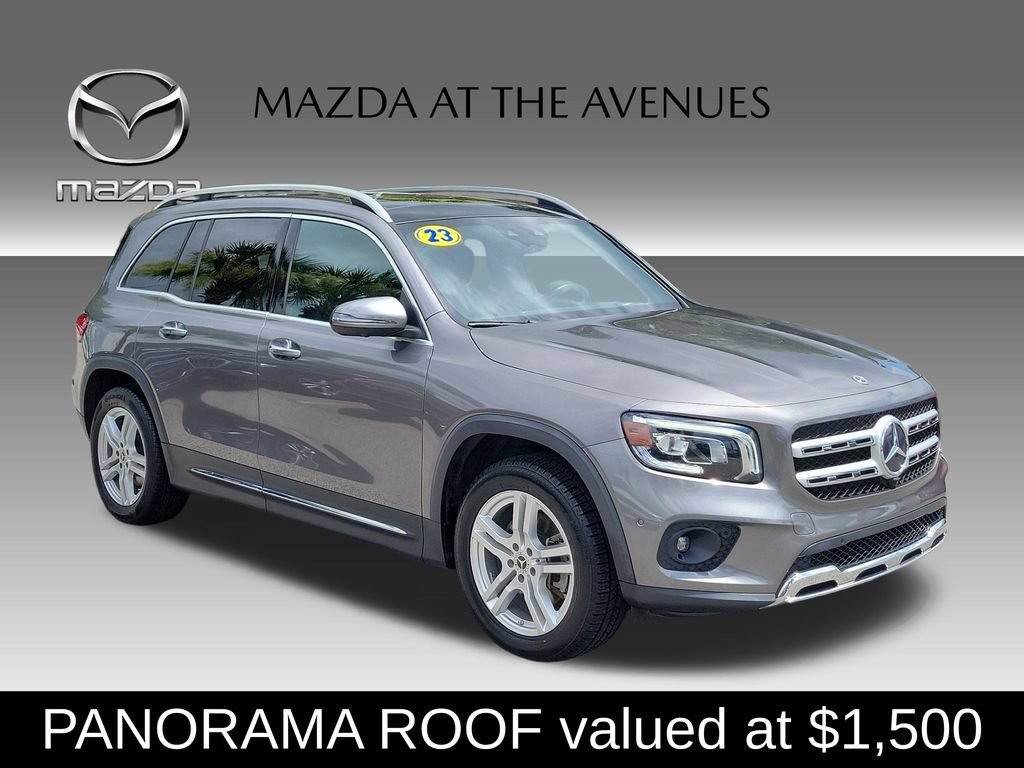 Used 2023 Mercedes-Benz GLB 250 4MATIC w/ Premium Package image 4