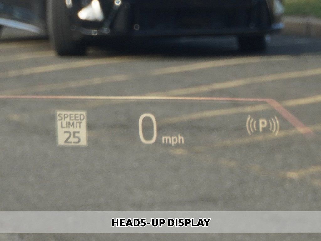 Used 2025 BMW X7 xDrive40i w/ Premium Package image 6