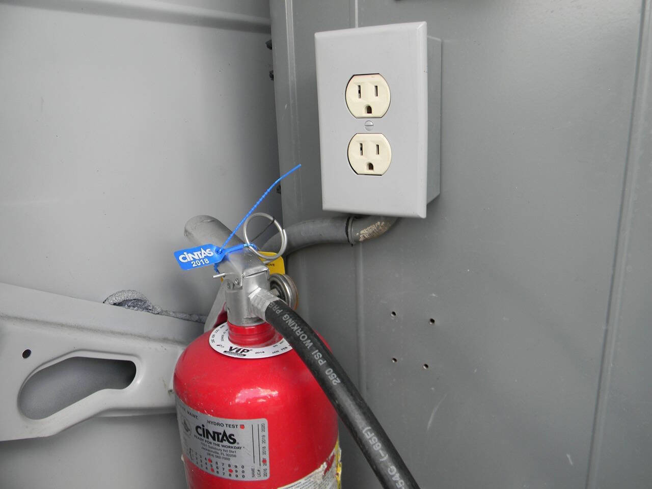 Used 2017 Chevrolet Express 2500 image 19