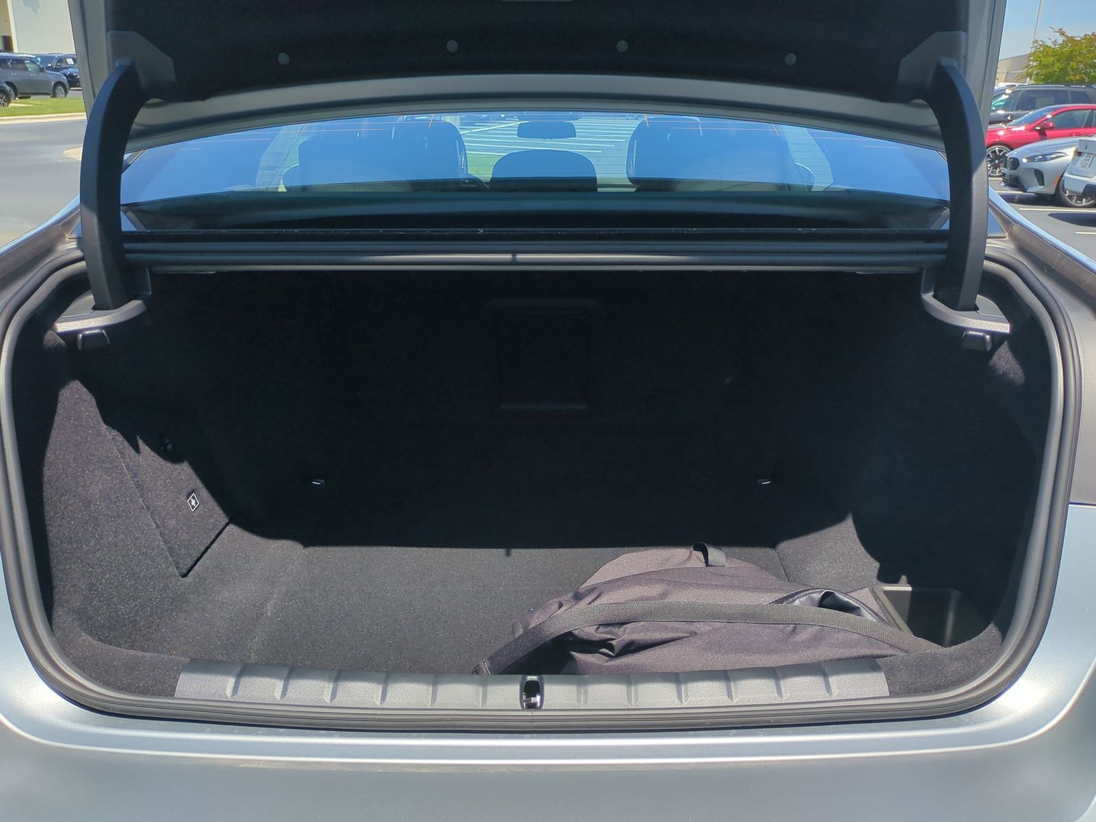 Certified 2025 BMW i7 xDrive60 w/ Executive Package image 30