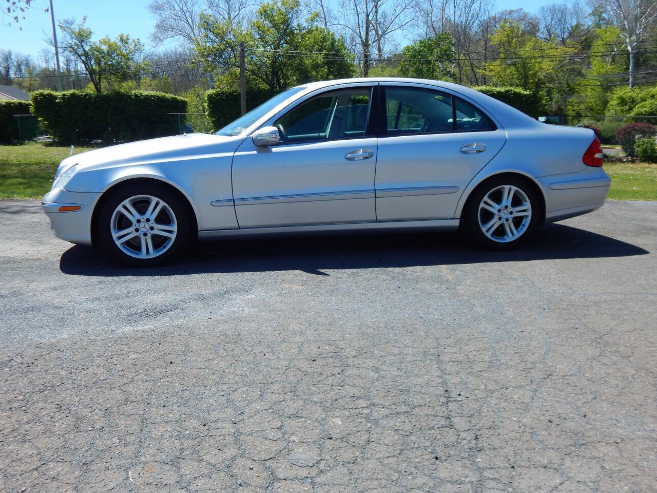 Used 2005 Mercedes-Benz E 500 4MATIC Sedan image 2