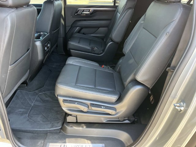 Certified 2025 Chevrolet Suburban LT w/ Comfort Package AWD/4WD image 19
