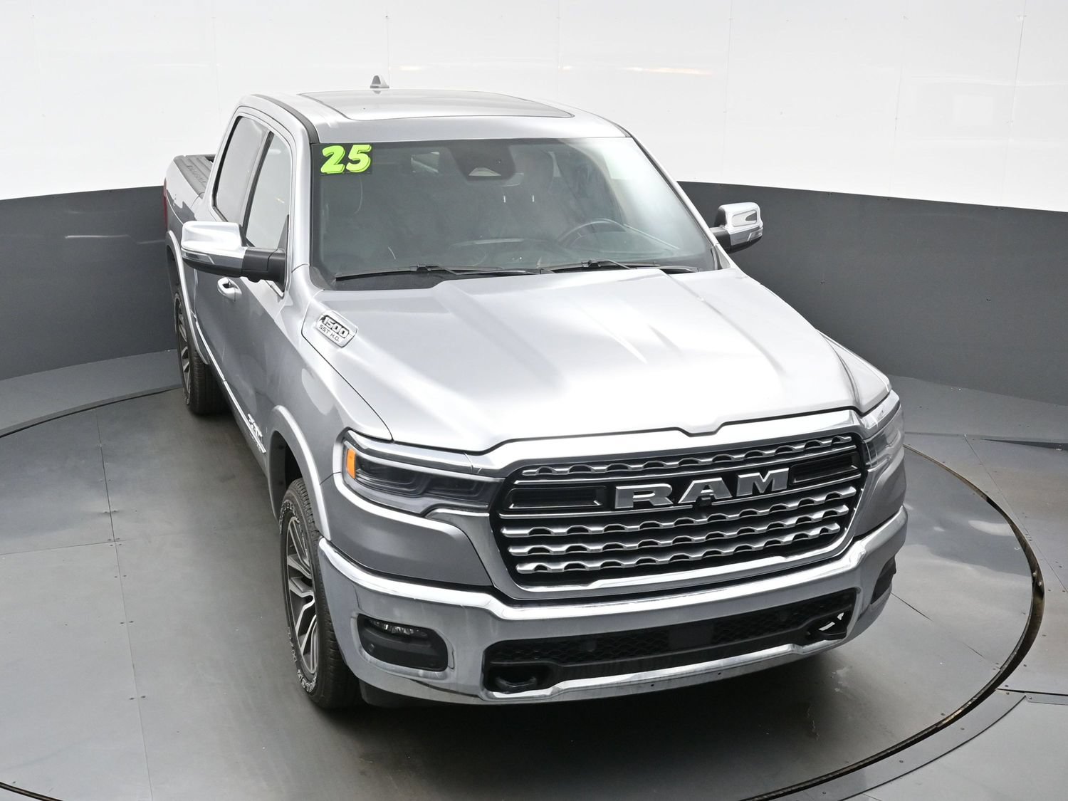 Used 2025 RAM 1500 Limited AWD/4WD image 43