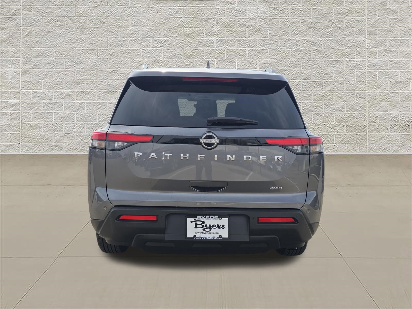 Used 2025 Nissan Pathfinder SV image 6
