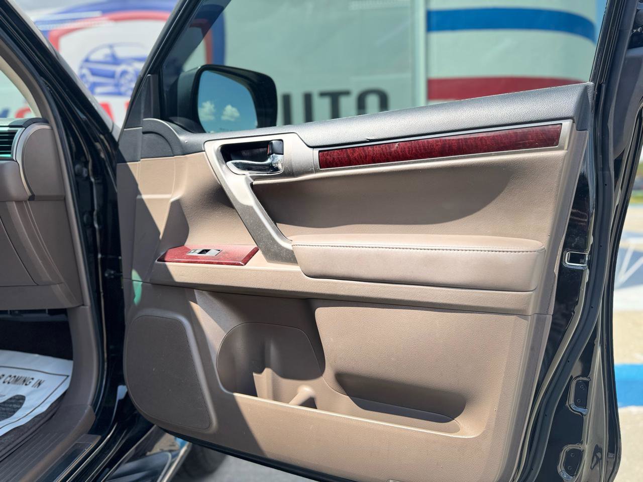 Used 2018 Lexus GX 460 Premium w/ Premium Package AWD/4WD image 21