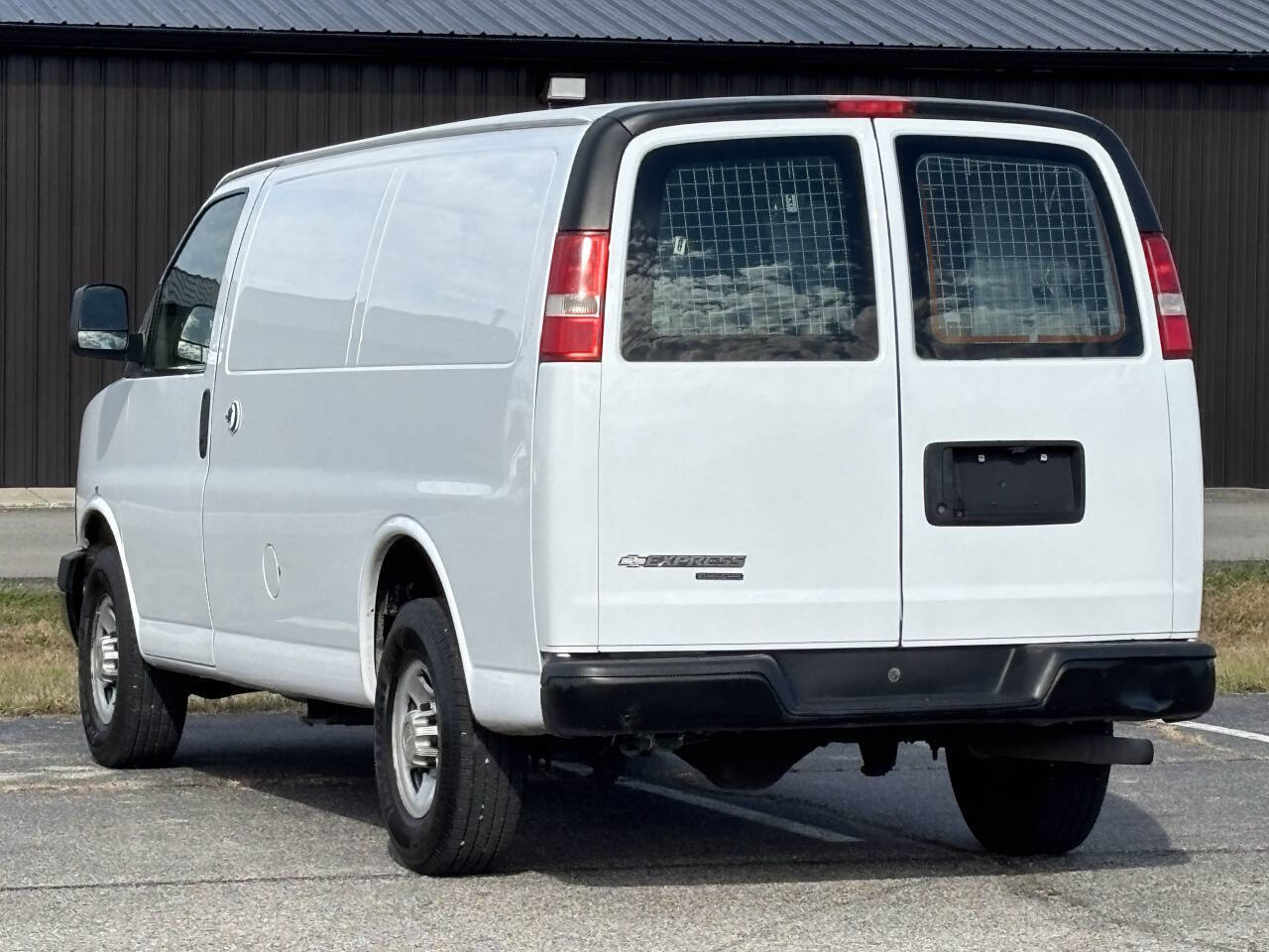 Used 2013 Chevrolet Express 2500 image 6