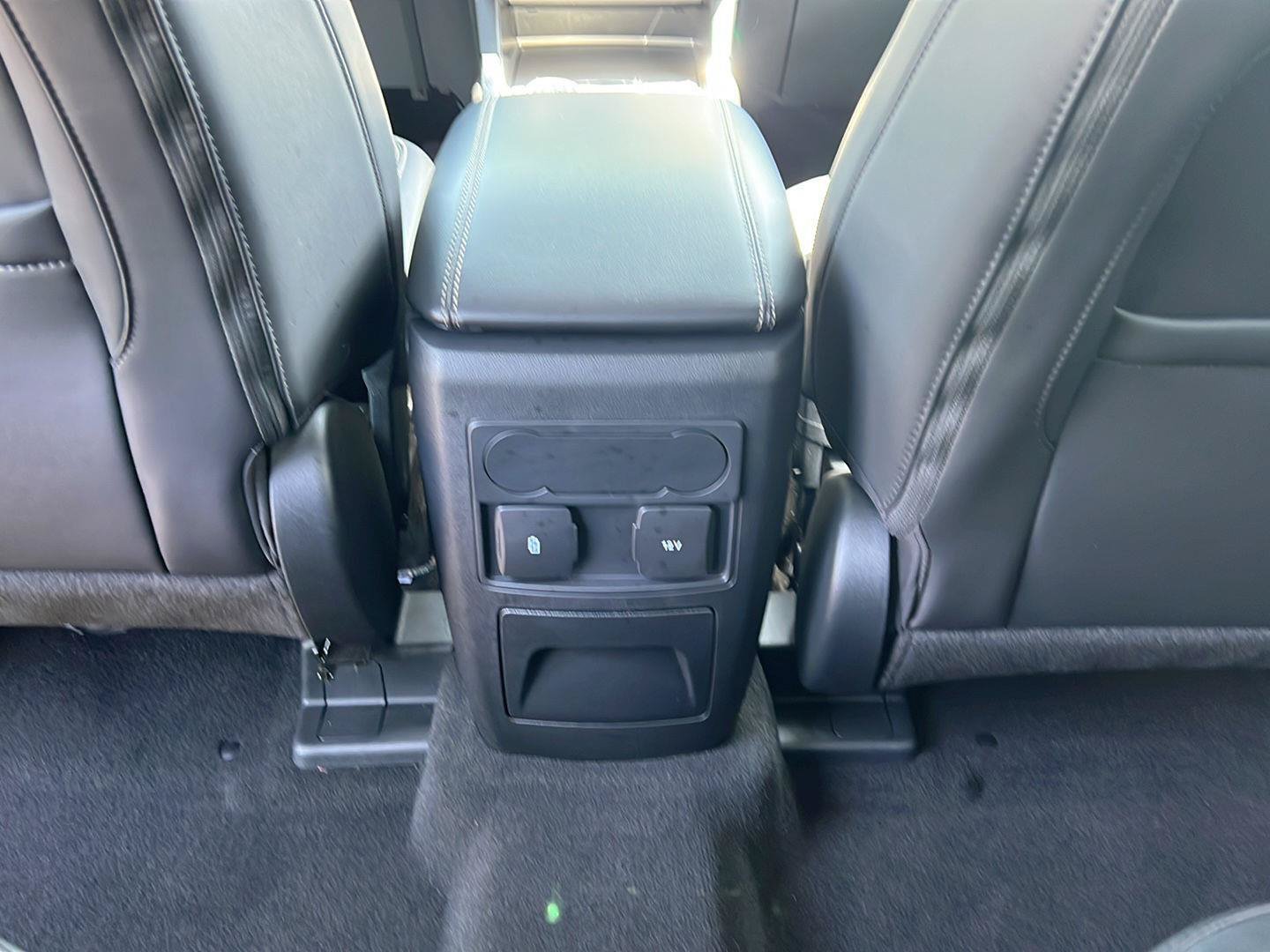 Used 2023 Ford Explorer XLT w/ Equipment Group 202A AWD/4WD image 19