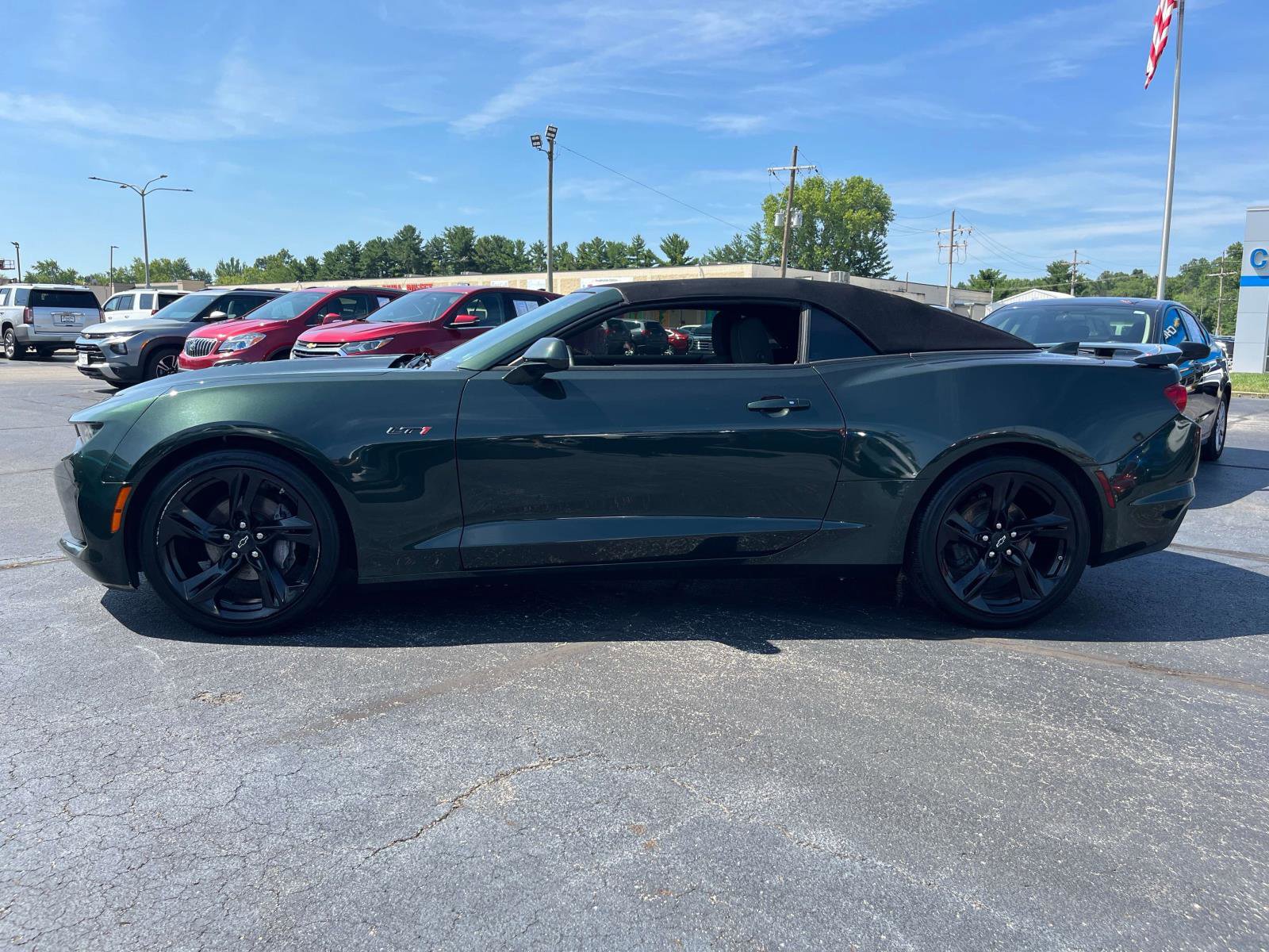 Used 2020 Chevrolet Camaro LT image 2