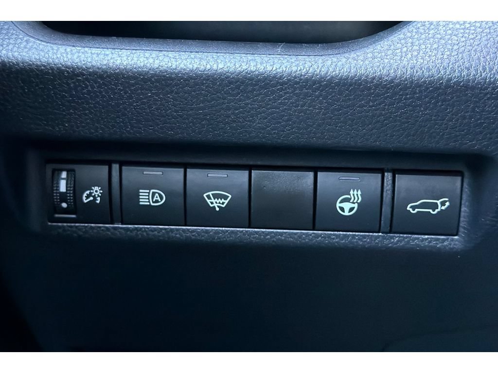 Used 2022 Toyota RAV4 XLE w/ Convenience Package FWD image 30