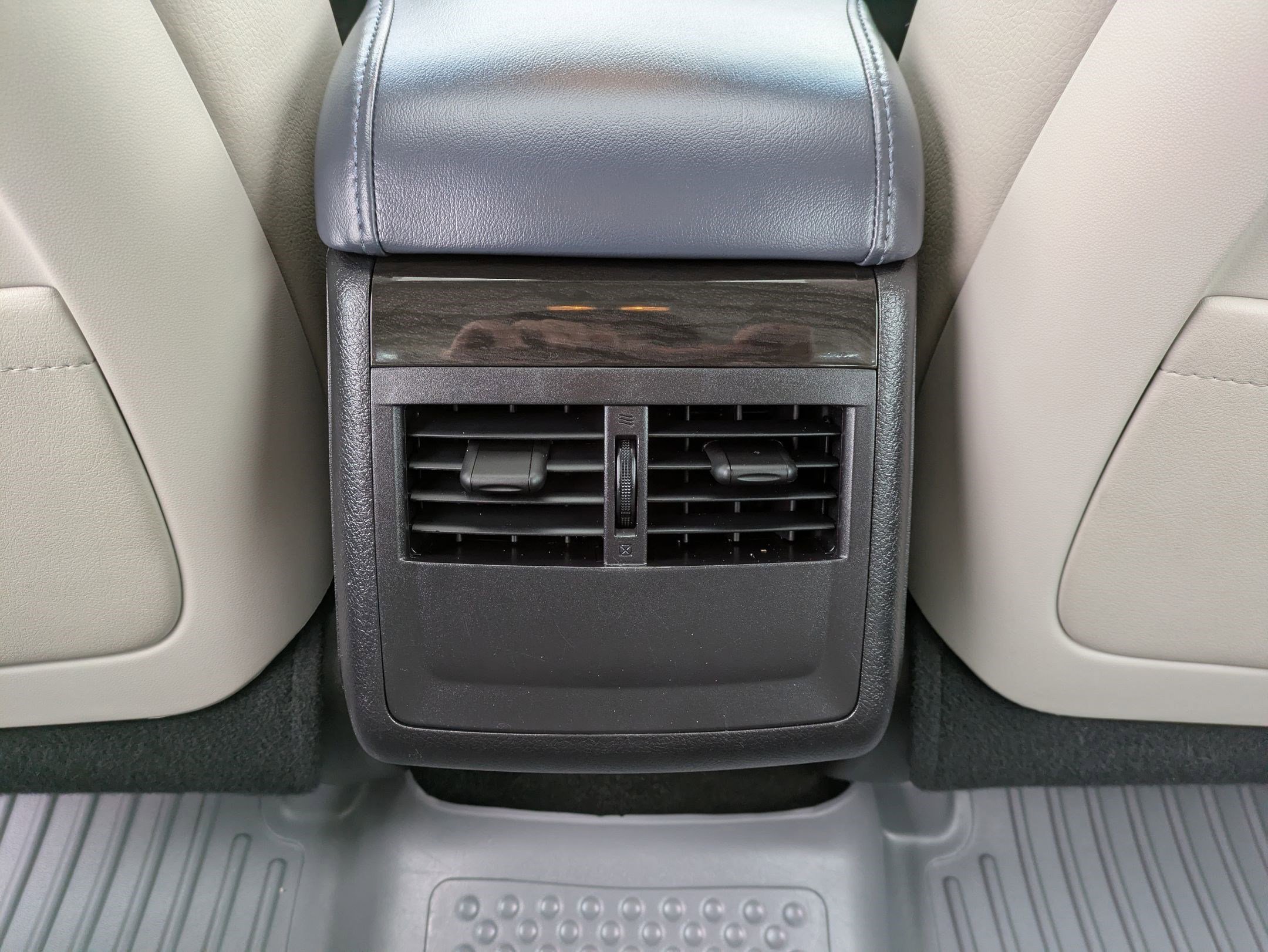 Used 2015 Toyota Avalon XLE Touring image 18