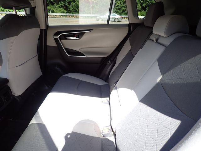 Certified 2022 Toyota RAV4 XLE AWD/4WD image 17