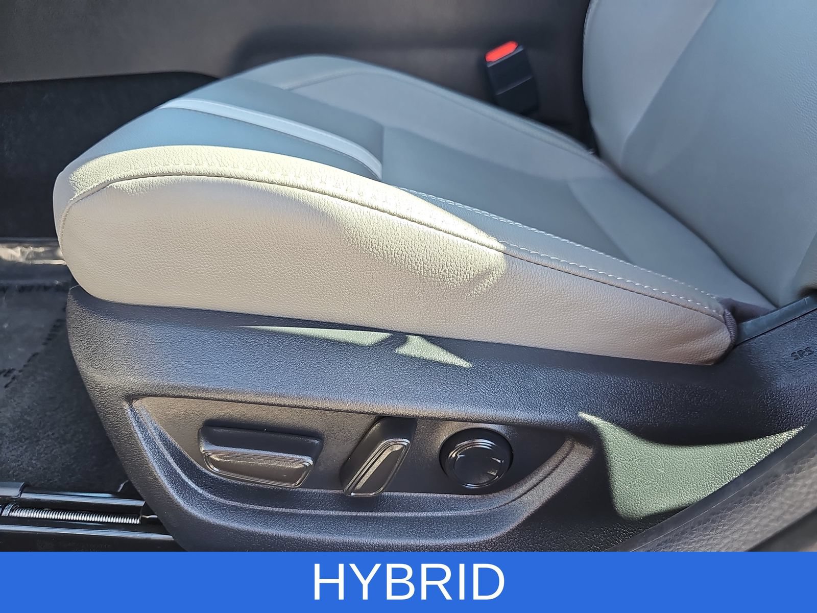 Used 2025 Toyota Camry SE FWD image 26
