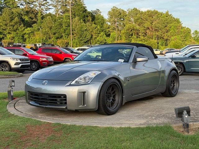 Used 2006 Nissan 350Z Touring RWD image 3