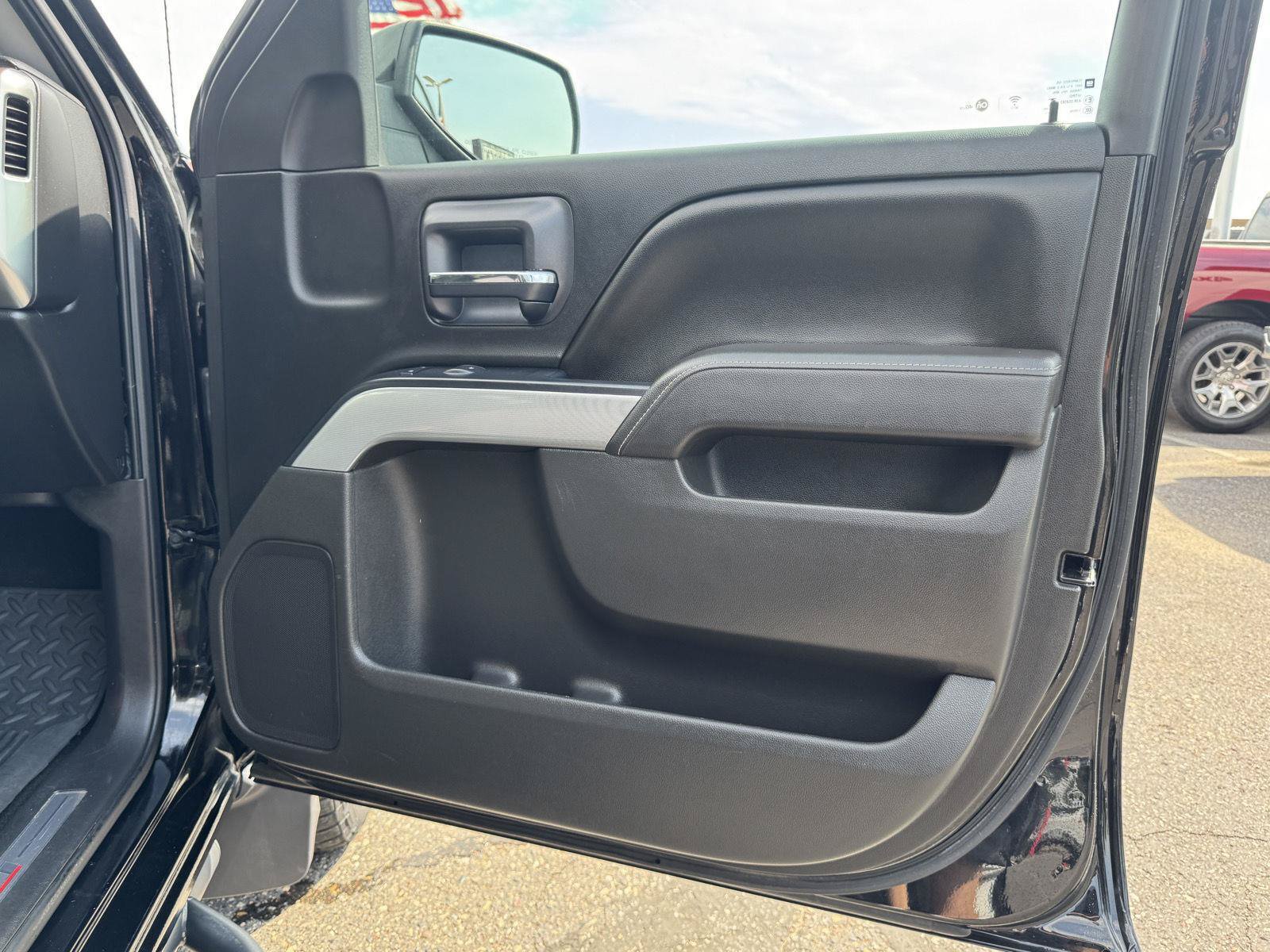 Used 2017 Chevrolet Silverado 1500 LT w/ All Star Edition AWD/4WD image 26