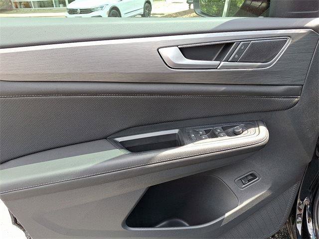 New 2025 Volkswagen Atlas Cross Sport SE image 10