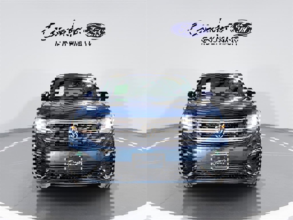 Used 2022 Volkswagen Atlas Cross Sport SEL R-Line image 3