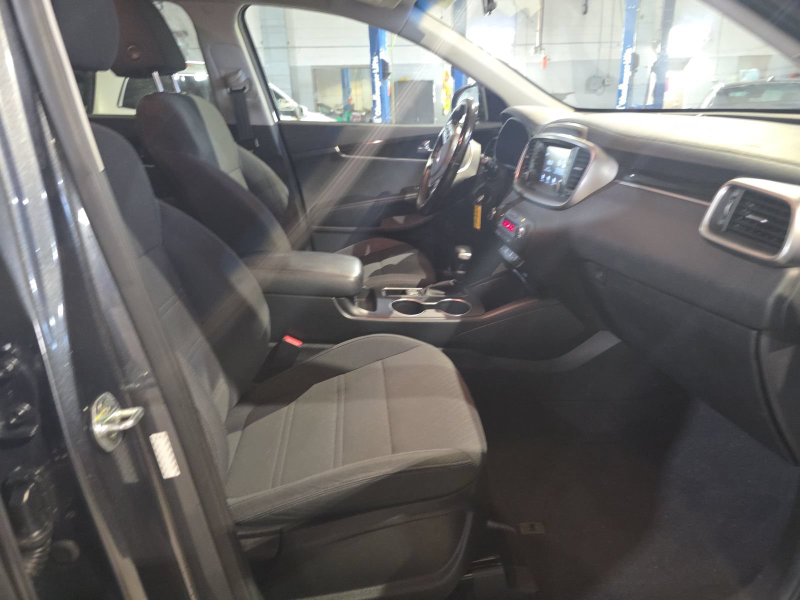 Used 2020 Kia Sorento LX w/ LX I4 Convenience Package FWD image 14