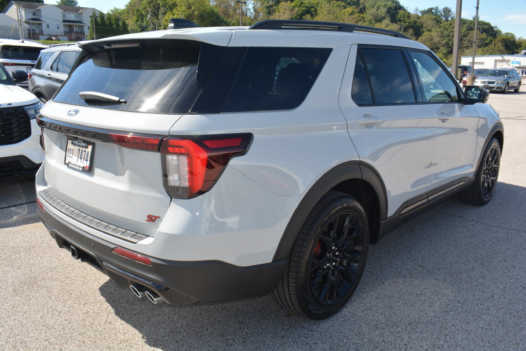New 2027 Ford Explorer ST w/ Sun And Sound Package AWD/4WD image 4