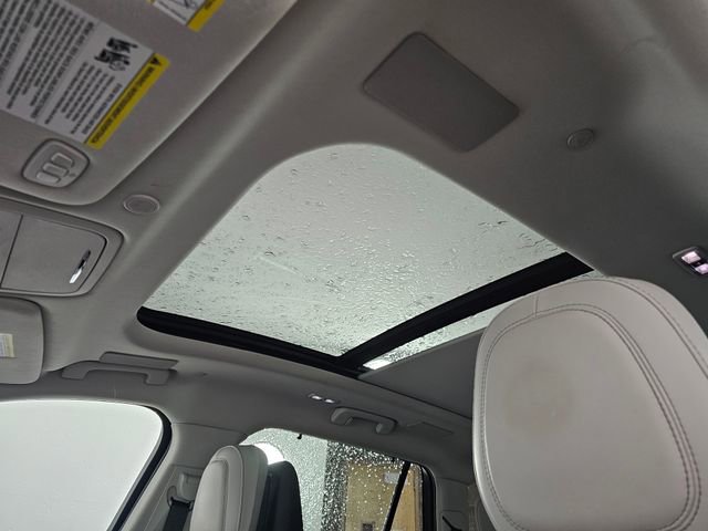 Used 2025 Lincoln Aviator Reserve w/ Equipment Group 201A image 24