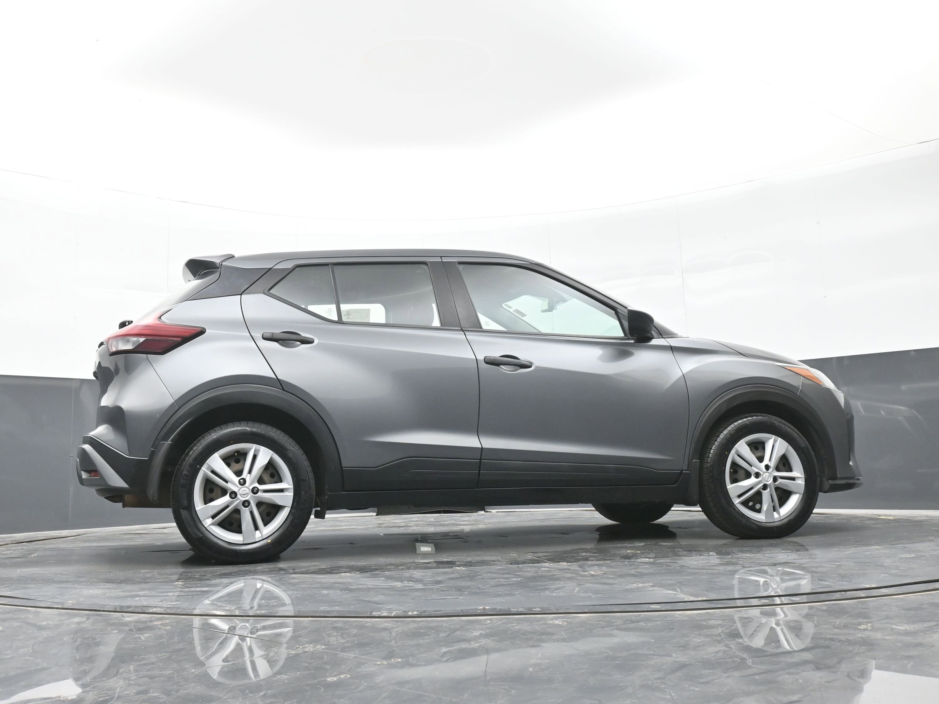 Used 2022 Nissan Kicks S w/ Interior Electronics Package FWD image 40