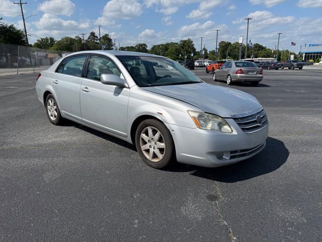 Used 2005 Toyota Avalon XLS FWD image 4