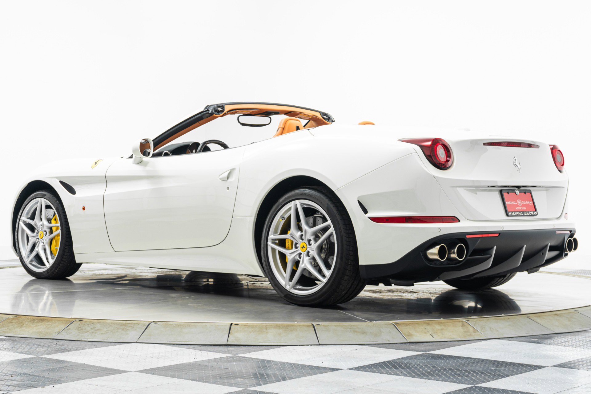 Used 2015 Ferrari California T image 42