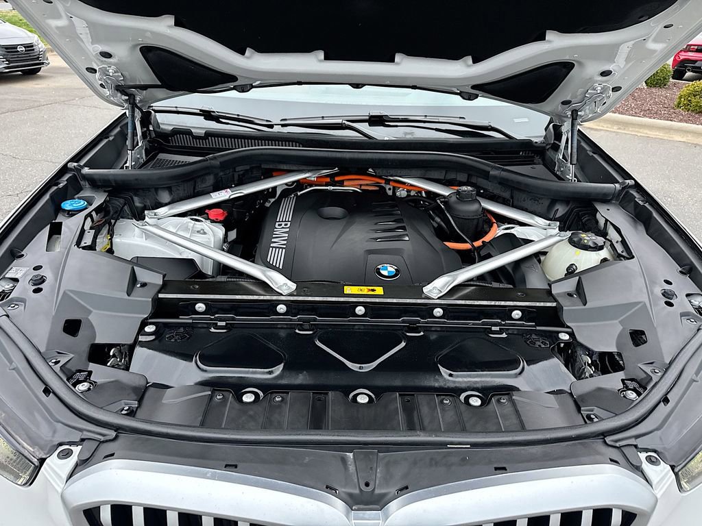 Used 2024 BMW X5 xDrive50e w/ Parking Assistance Package image 25