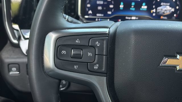 Used 2025 Chevrolet Silverado 1500 LT AWD/4WD image 17