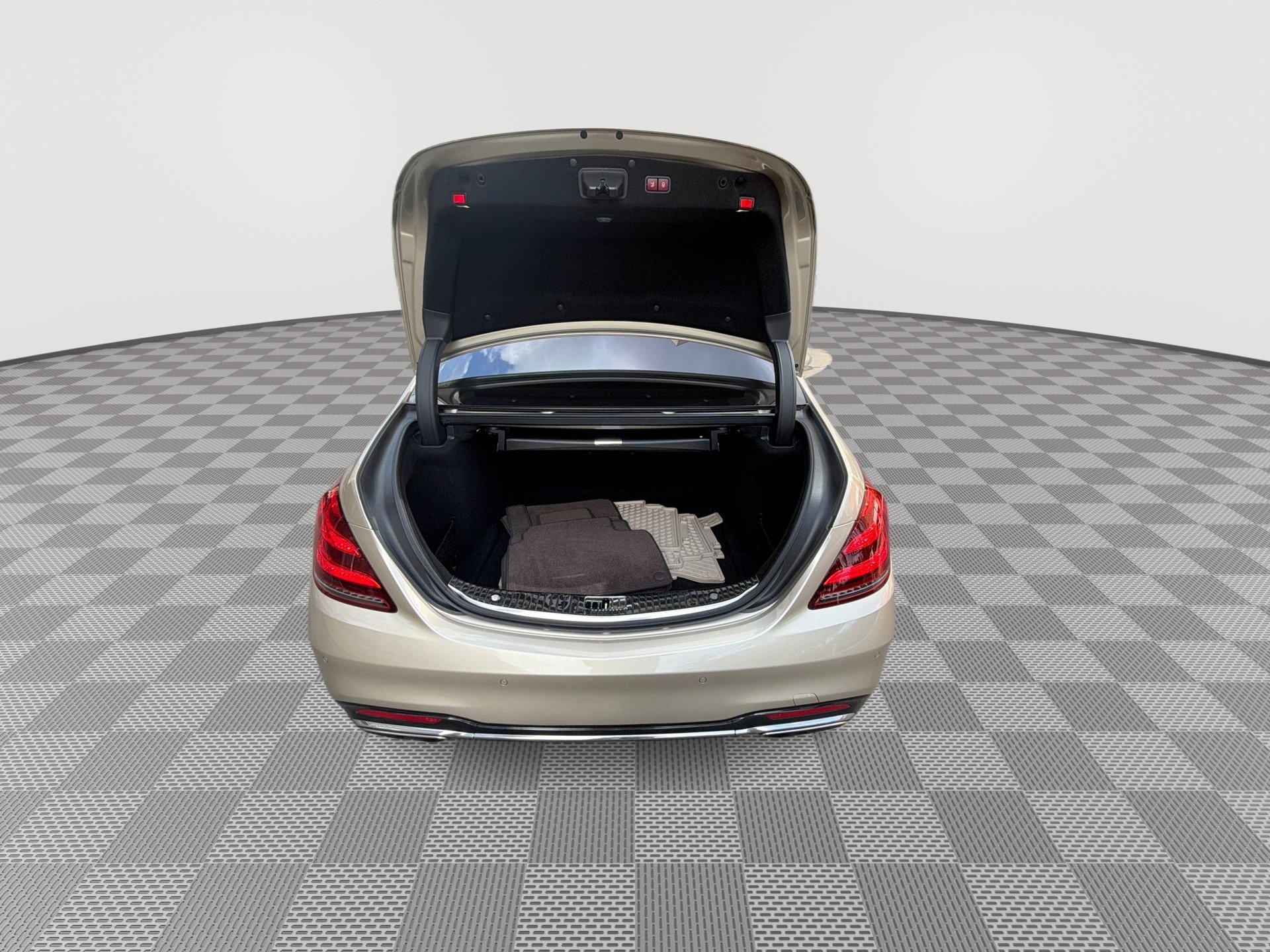 Used 2019 Mercedes-Benz S 560 Sedan image 21