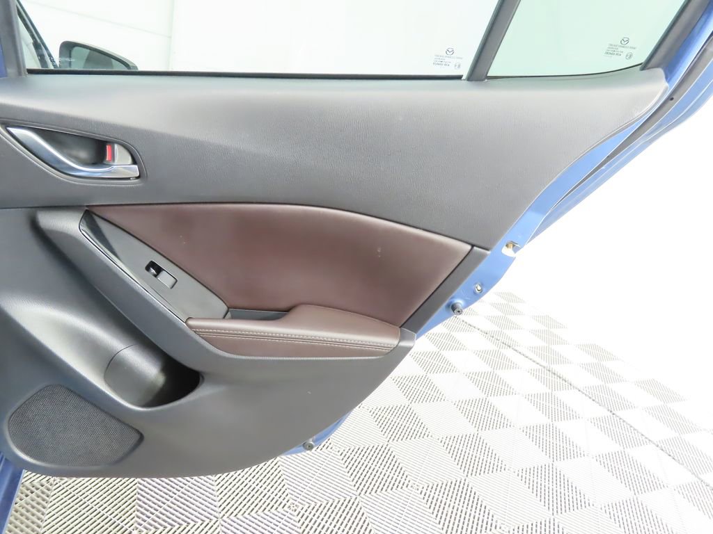 Used 2018 MAZDA MAZDA3 Grand Touring w/ Premium Equipment Package image 27