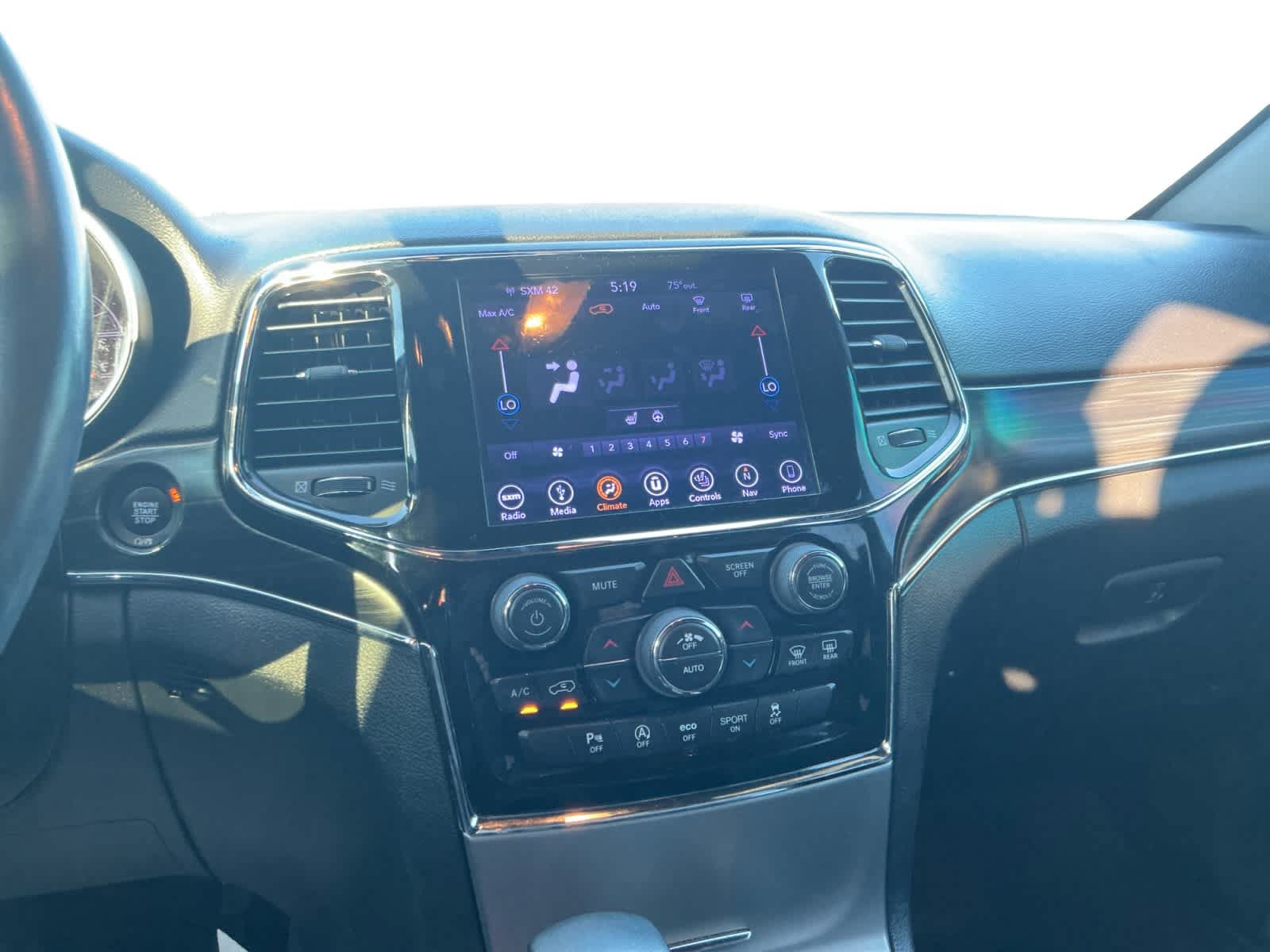 Used 2019 Jeep Grand Cherokee Limited AWD/4WD image 11