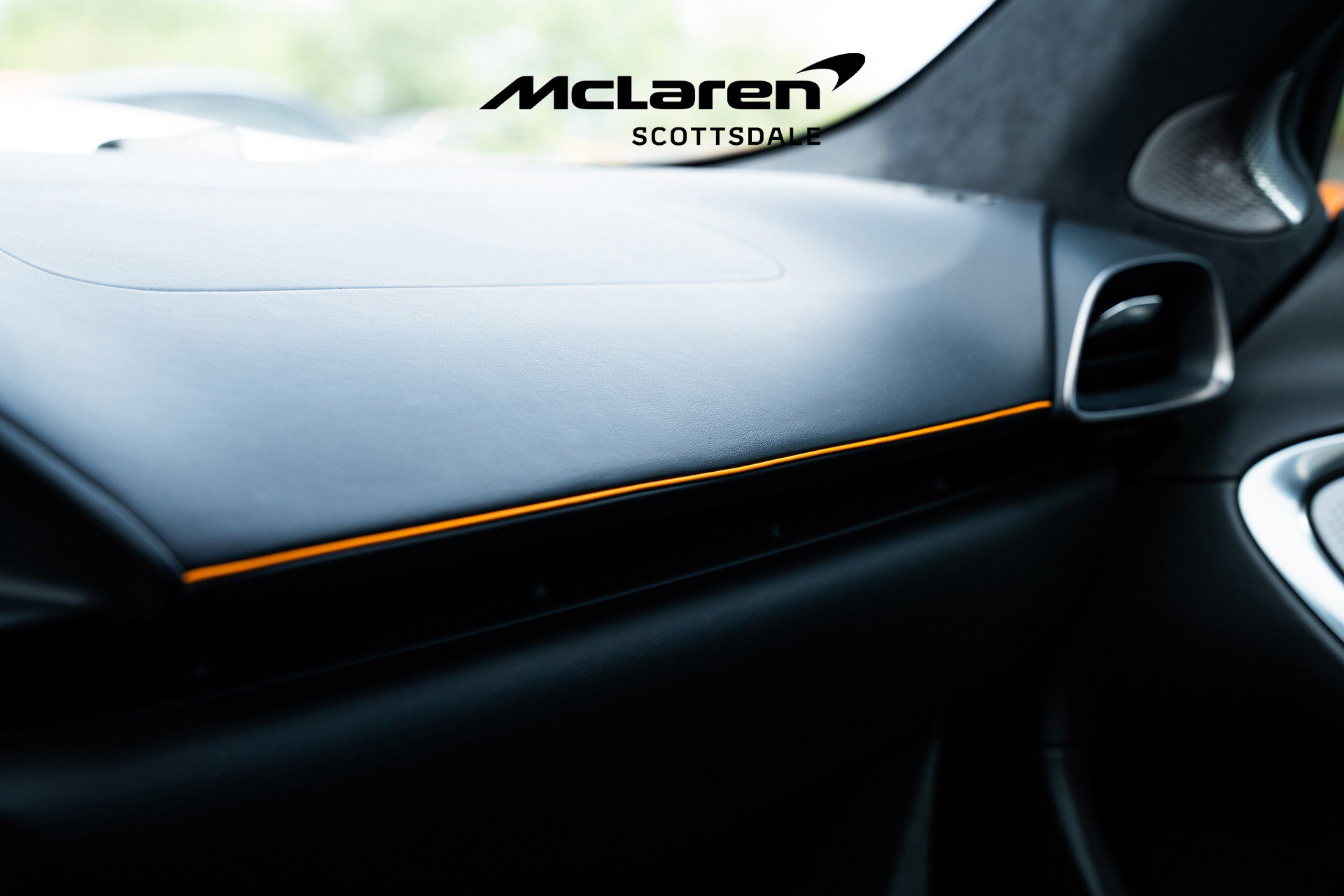 Used 2023 McLaren Artura image 24
