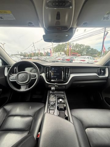 Used 2018 Volvo XC60 T5 Momentum w/ Convenience Package AWD/4WD image 18