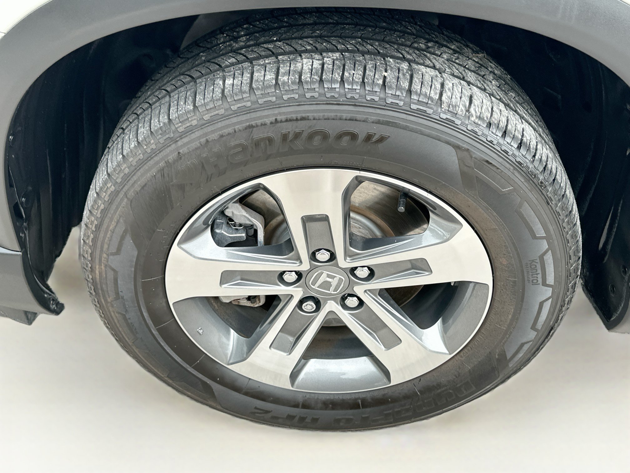 Used 2025 Honda Pilot EX-L image 32