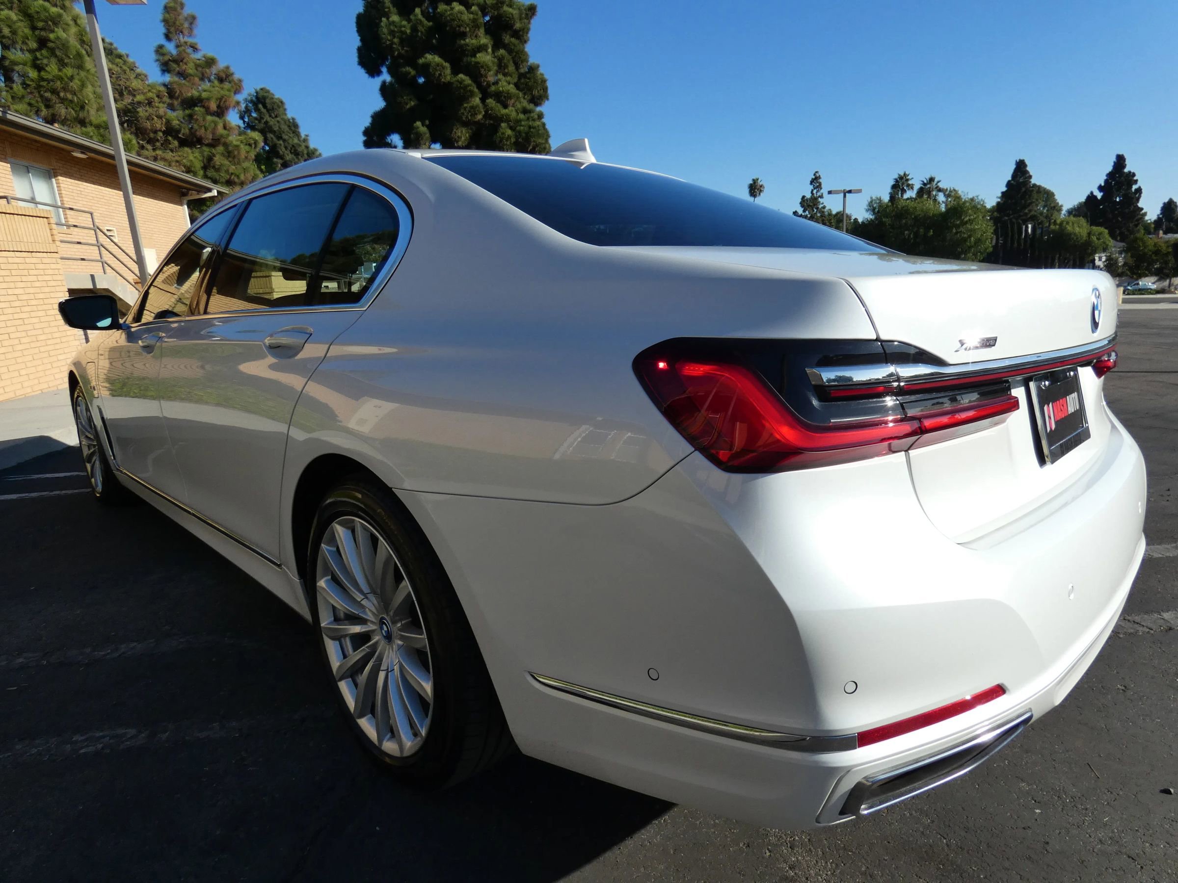 Used 2022 BMW 745e xDrive image 12