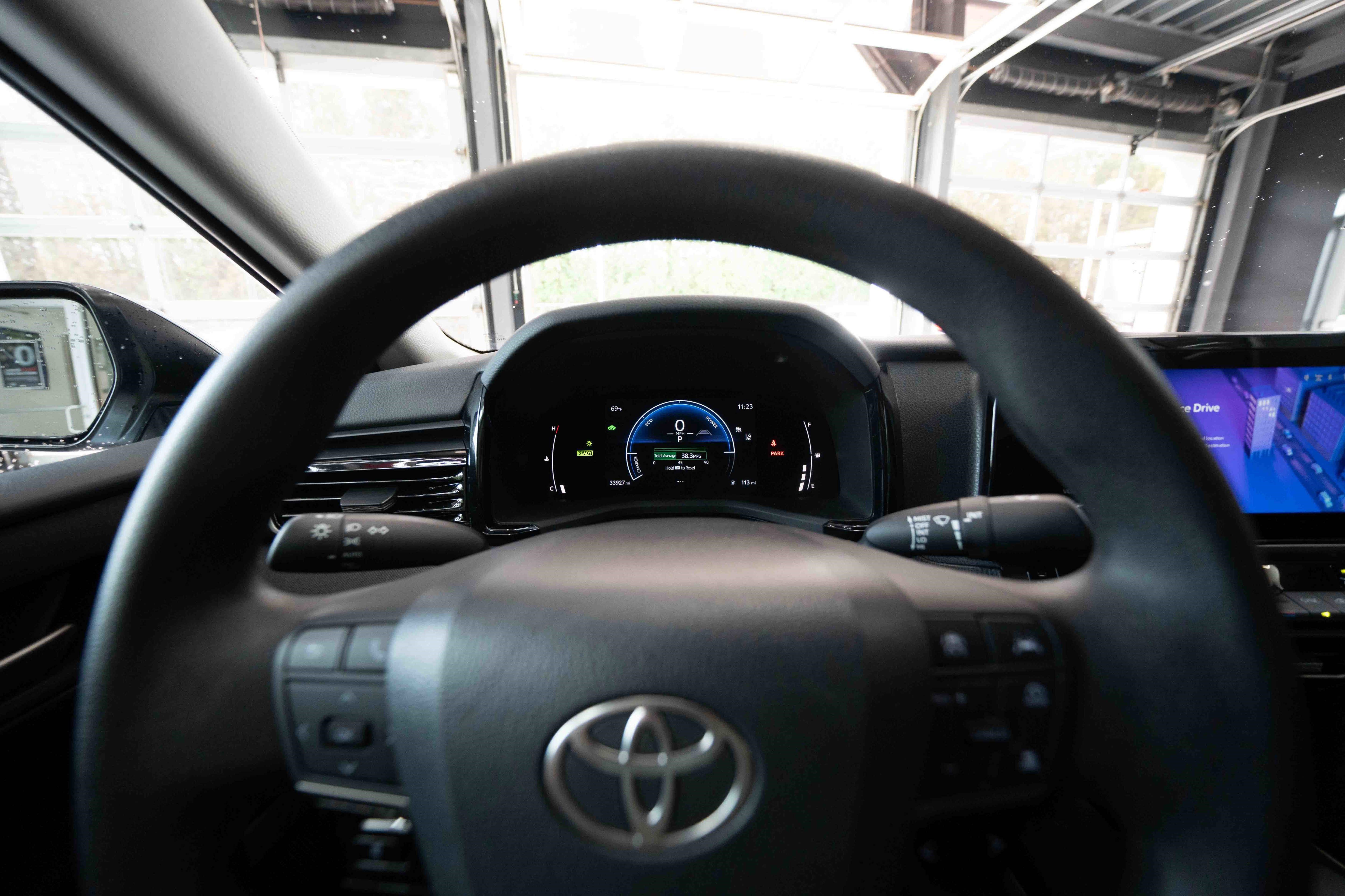 Used 2025 Toyota Camry LE FWD image 15