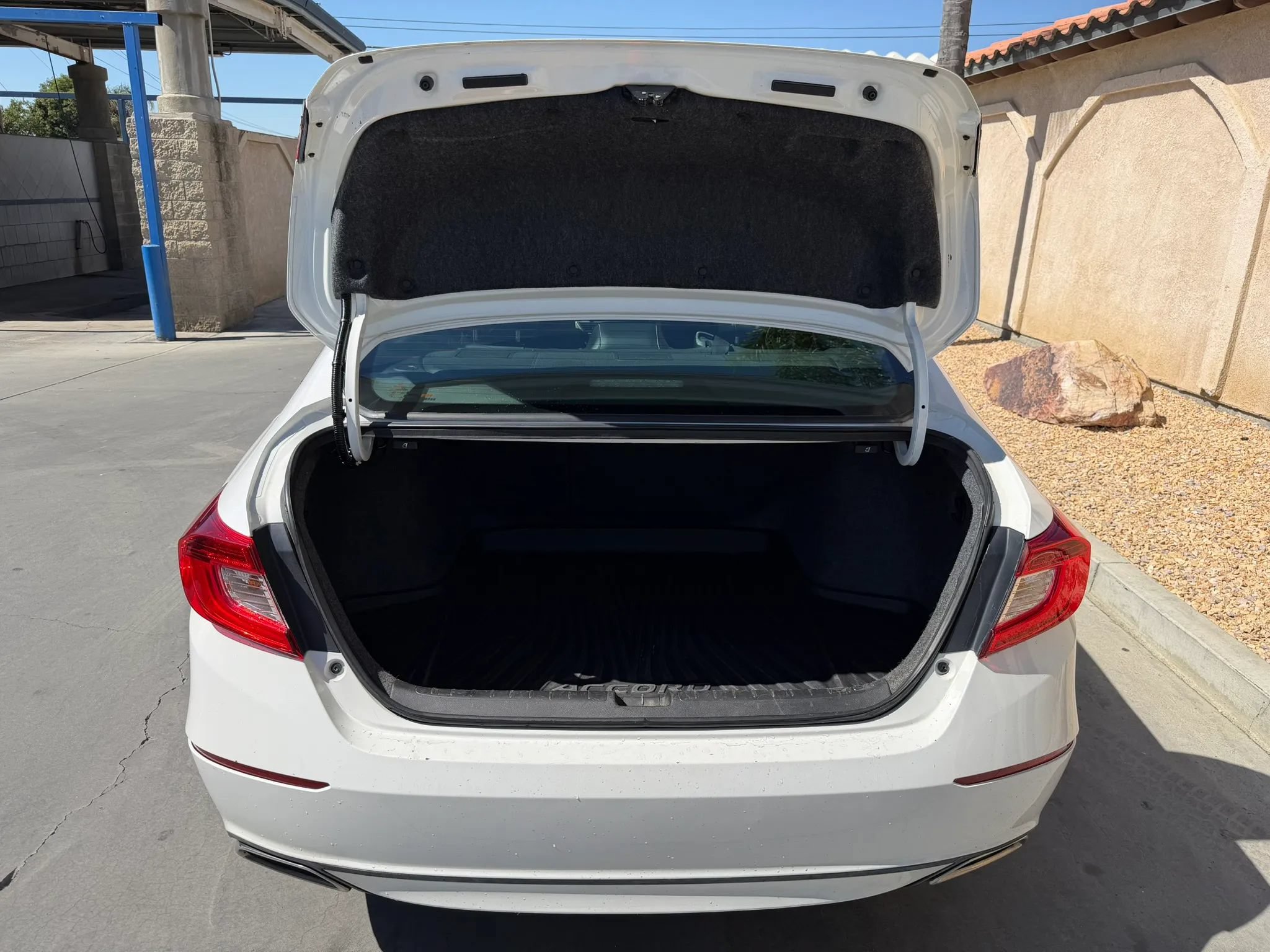 Used 2018 Honda Accord Sport image 10