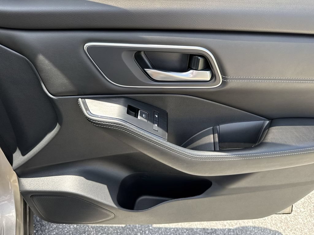 Used 2024 Nissan Rogue Platinum w/ Platinum Premium Package FWD image 44