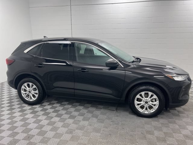 Certified 2023 Ford Escape Active w/ Tech Pack #1 AWD/4WD image 4